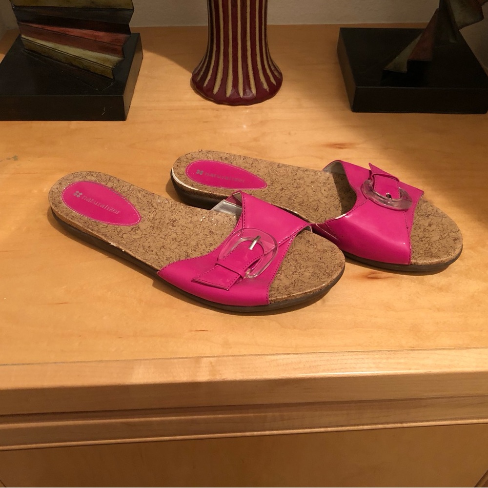 🌼 Spring sale!!!!!! Barbie Pink Naturalizer Sandals